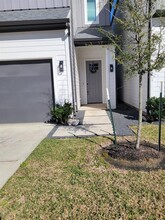 13151 Perennial Spgs Dr in Houston, TX - Building Photo - Building Photo