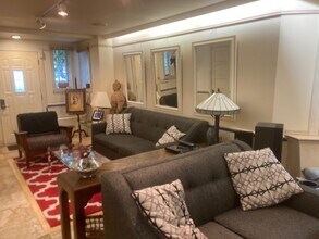 2201 W Cortez St, Unit Garden in Chicago, IL - Foto de edificio - Building Photo