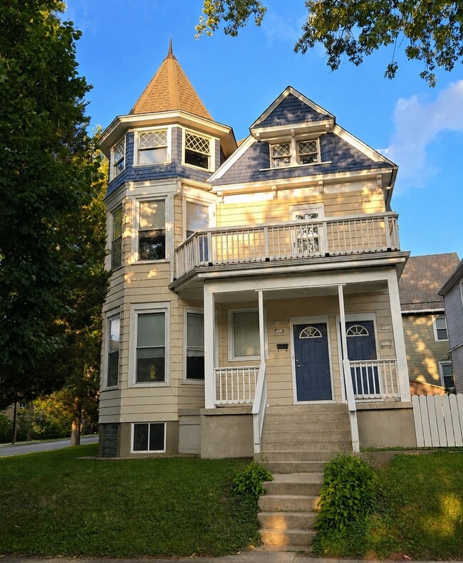 property at 2592 N Murray Ave