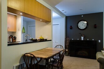 2721 1st Ave, Unit 208 in Seattle, WA - Building Photo - Building Photo