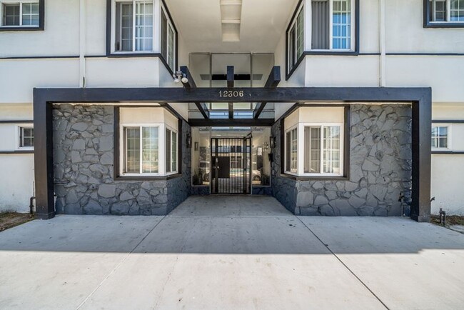 Gale Apartments in Hawthorne, CA - Foto de edificio - Building Photo