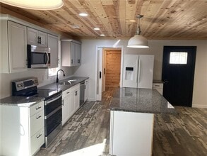 106 Ridgewood Dr in Cleveland, GA - Building Photo - Building Photo