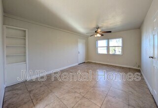 222 16th Ave N in Jacksonville Beach, FL - Building Photo - Building Photo