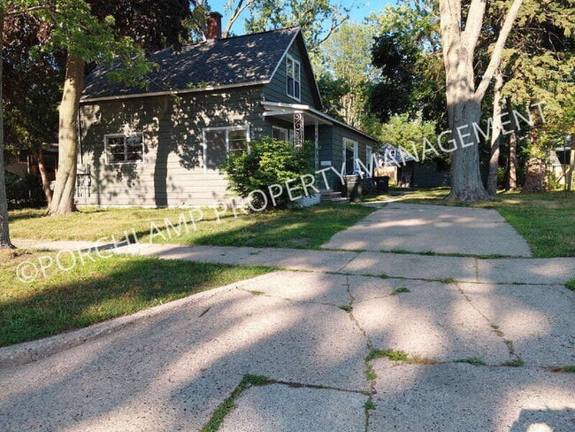 1780 Ruddiman St in Muskegon, MI - Building Photo - Building Photo