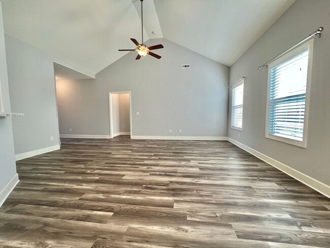 3791 Willow Creek Rd in Nashville, TN - Building Photo - Building Photo