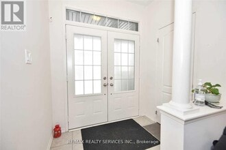 43 Sussexvale Dr in Brampton, ON - Building Photo - Building Photo