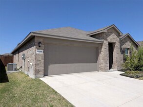 9513 Doverglen Dr in Fort Worth, TX - Building Photo - Building Photo