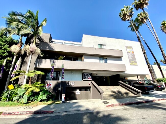 Bronson Towers in Los Angeles, CA - Building Photo - Building Photo