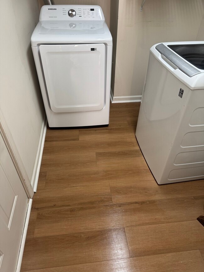 2205 Lannigan Dr in Greensboro, NC - Building Photo - Building Photo