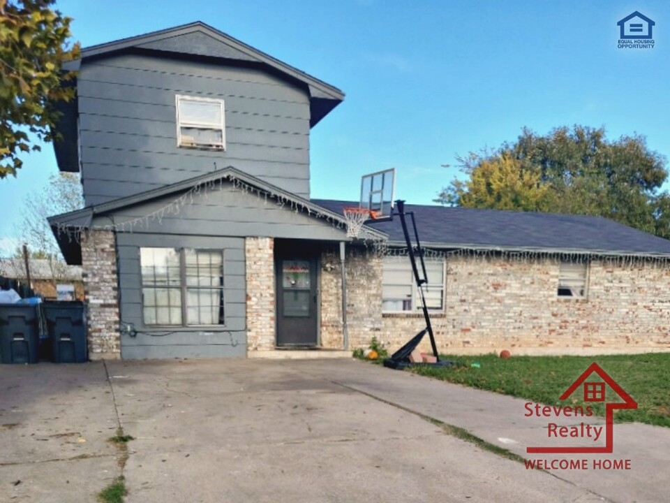 160 SW 69th St in Lawton, OK - Building Photo