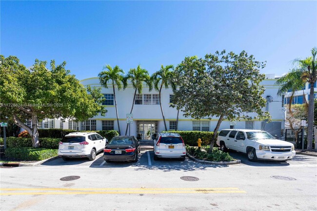 2383 Flamingo Dr in Miami Beach, FL - Foto de edificio - Building Photo