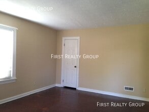 5290 Derby Rd in Dayton, OH - Building Photo - Building Photo