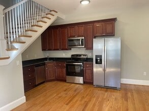 29 Chandler St, Unit 3 in Somerville, MA - Foto de edificio - Building Photo