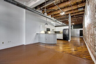 421 S Main St in Memphis, TN - Building Photo - Building Photo