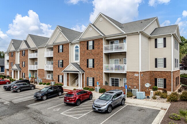 The Gables of Jefferson Commons in Forest, VA - Building Photo - Building Photo