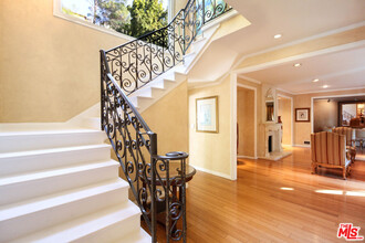 1148 Coldwater Canyon Dr in Beverly Hills, CA - Building Photo - Building Photo