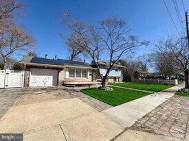 322 W Nicholson Rd in Haddon Township, NJ - Building Photo