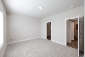 The Flats at Crossgates in Albany, NY - Building Photo - Interior Photo