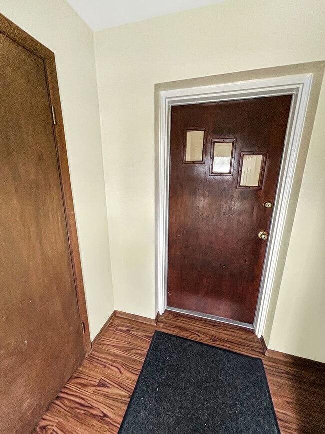 1028 Fleming St in Coraopolis, PA - Foto de edificio - Building Photo