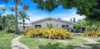 100 Tampa Ave in Indialantic, FL - Building Photo