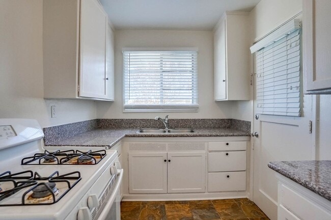 property at 4084 S Muirfield Rd