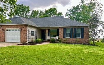 243 Kate Dr in Sikeston, MO - Building Photo - Building Photo