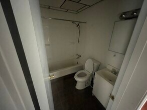 410 W 5th Ave, Unit 1 in McKeesport, PA - Foto de edificio - Building Photo