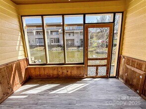 13933 Queens Harbor Rd in Charlotte, NC - Building Photo - Building Photo