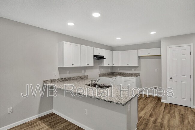 227 E 17th St in Jacksonville, FL - Foto de edificio - Building Photo