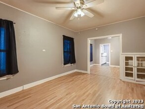 843 Bailey Ave in San Antonio, TX - Building Photo - Building Photo