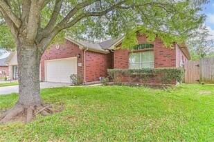 731 Chase View Dr in Bacliff, TX - Building Photo