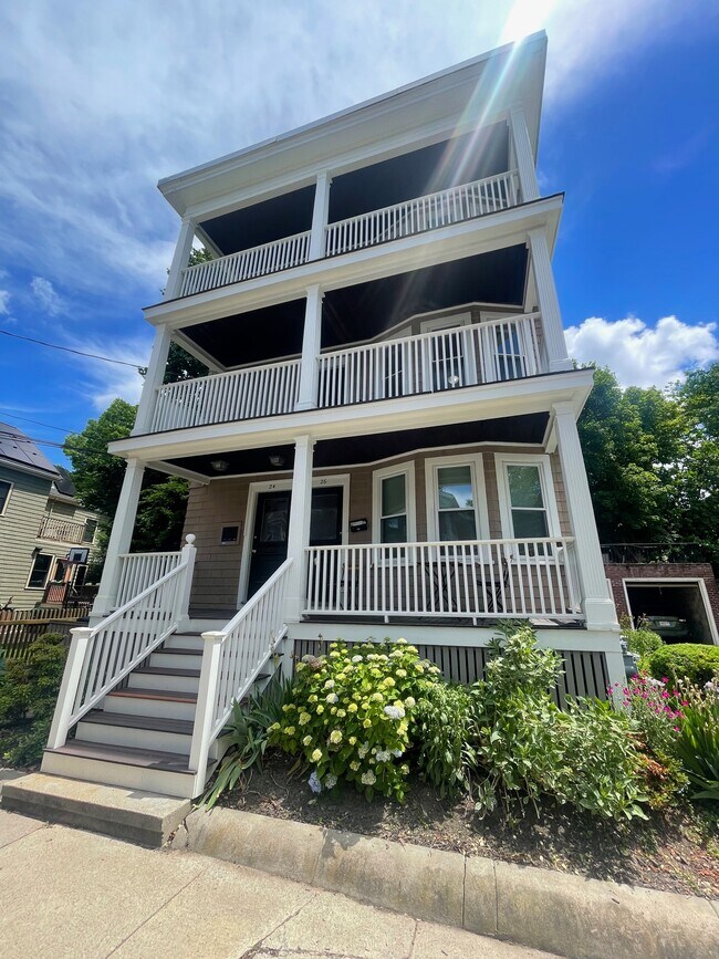 24 Ashland St, Unit 2 in Somerville, MA - Building Photo - Building Photo
