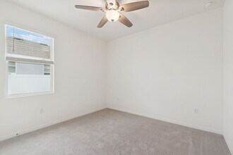 7139 Steer Blade Dr in Zephyrhills, FL - Building Photo - Building Photo