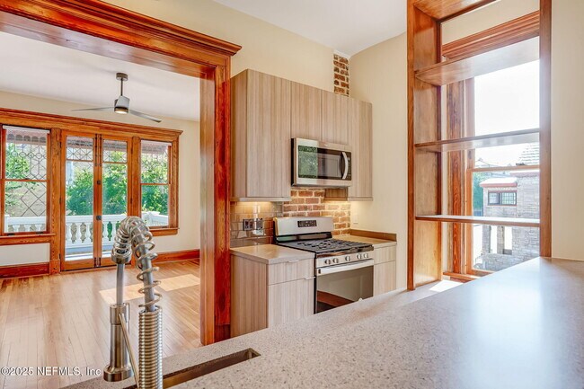 122 E Duval St in Jacksonville, FL - Building Photo - Building Photo