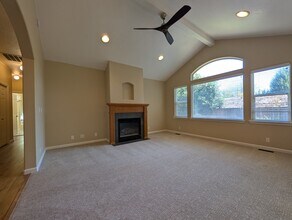 3845 Robbie St in Eugene, OR - Building Photo - Building Photo