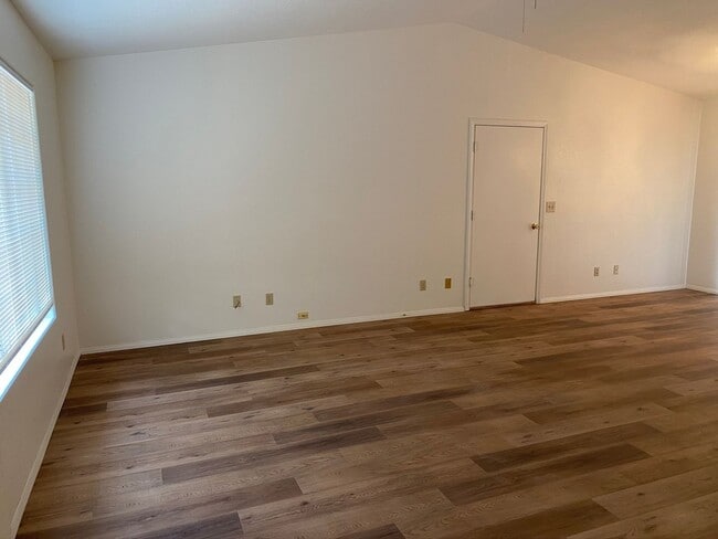 7778 Pioneer Dr in Kingman, AZ - Building Photo - Building Photo