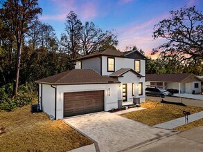 8119 N Dakota Ave in Tampa, FL - Building Photo - Building Photo