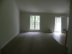 2 Red Maple Ln in Clifton Park, NY - Building Photo - Building Photo