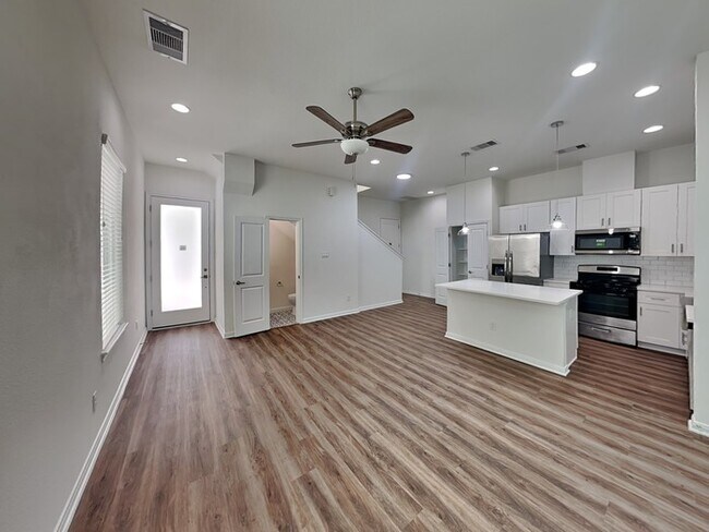 9902 Clark Rd in Houston, TX - Building Photo - Building Photo