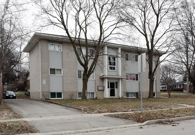 5 Brentwood Dr in Guelph, ON - Building Photo - Primary Photo