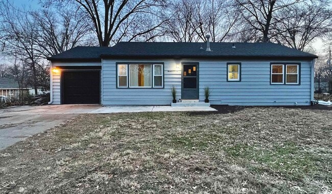property at 1311 W 21st Terrace