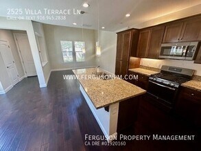 2525 Villa Terrace Ln in Sacramento, CA - Building Photo - Building Photo
