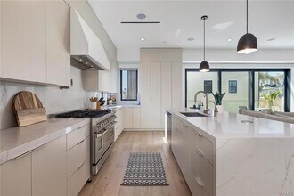 622 1st Pl in Hermosa Beach, CA - Building Photo - Building Photo