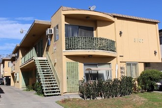 3107-3109 S Canfield Ave in Los Angeles, CA - Foto de edificio - Building Photo
