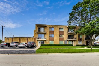 4600 W 103rd St in Oak Lawn, IL - Building Photo - Building Photo