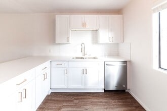 255 S Ave 55, Unit Unit 01 in Los Angeles, CA - Building Photo - Building Photo