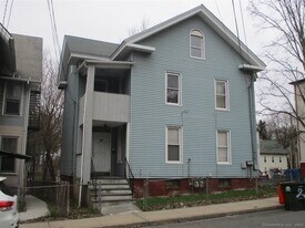 30 Olive St in Meriden, CT - Building Photo