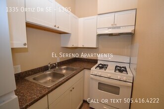 1335 Ortiz Dr SE in Albuquerque, NM - Building Photo - Building Photo