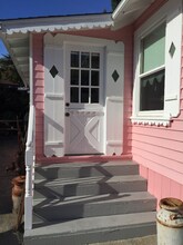 205 Saranap Ave in Walnut Creek, CA - Building Photo - Building Photo