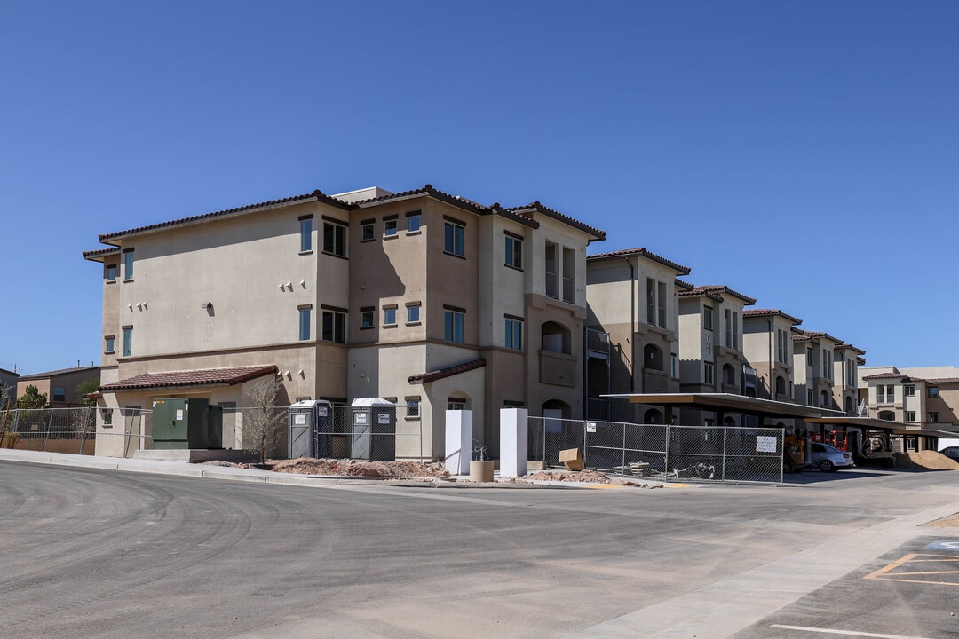 Southern Pines Apartments in Las Vegas, NV - Building Photo